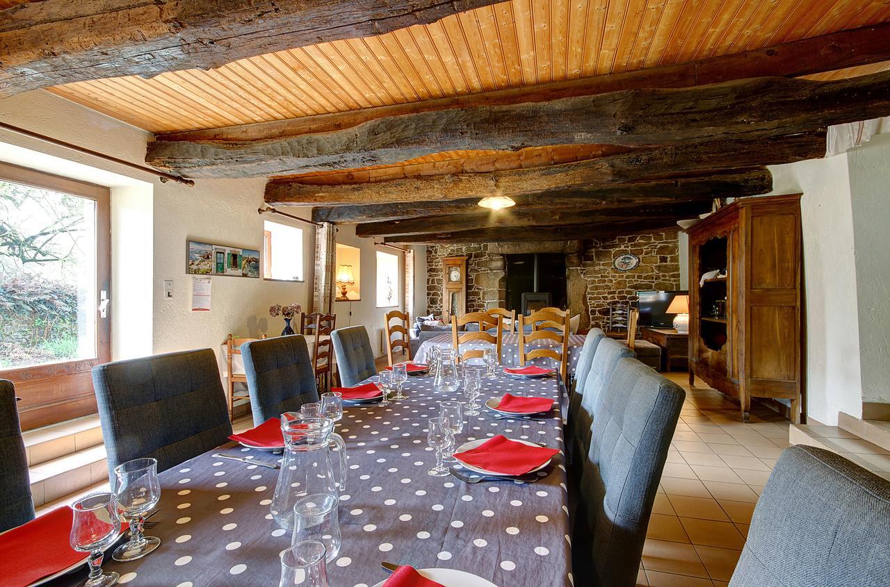 A La Ferme De Kervihern Locoal-Mendon Exterior photo
